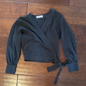 Black washable silk Everlane shirt